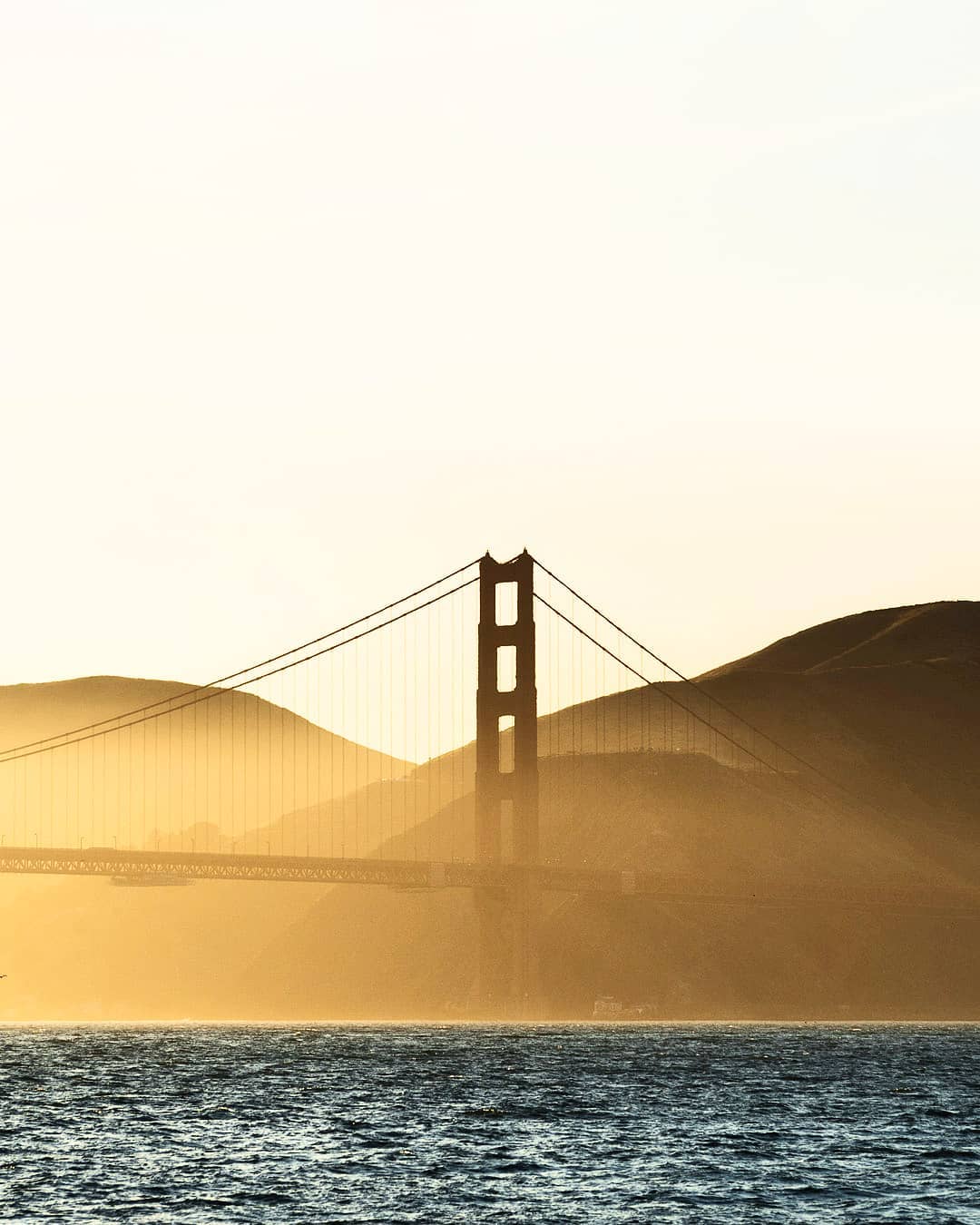 6e premi de @miquelserrra "Golden hour near the Golden Gate Bridge."