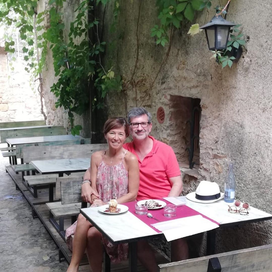 josepmvalles    Bona conversa de primer, uns somriures de segon i un entorn ple de pau de postre. Una tria exclusiva que sempre aconseguim junts. Bon profit!