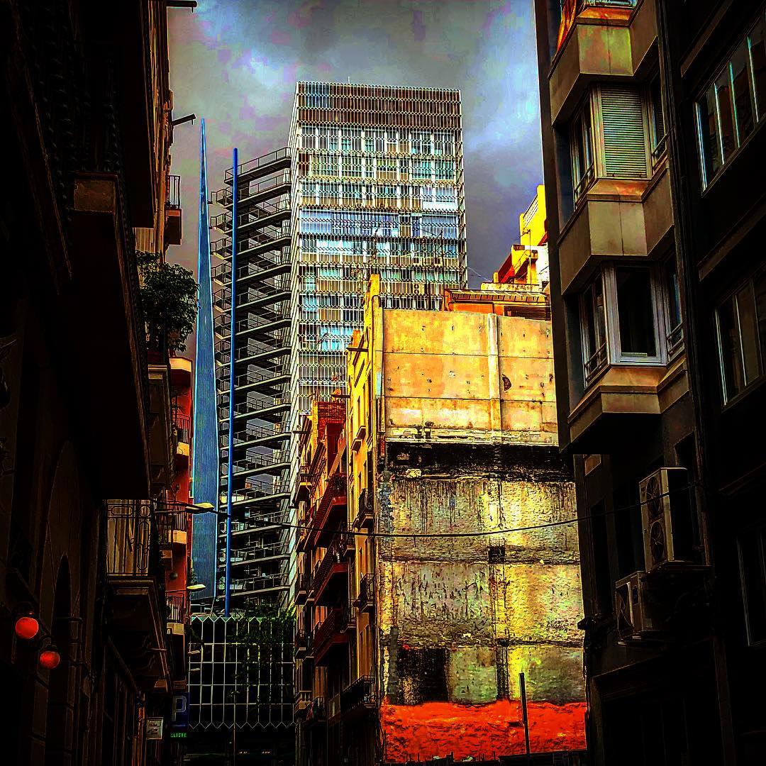 ricmg113   #barcelona #edifici #edificio #nuvol #nubes
