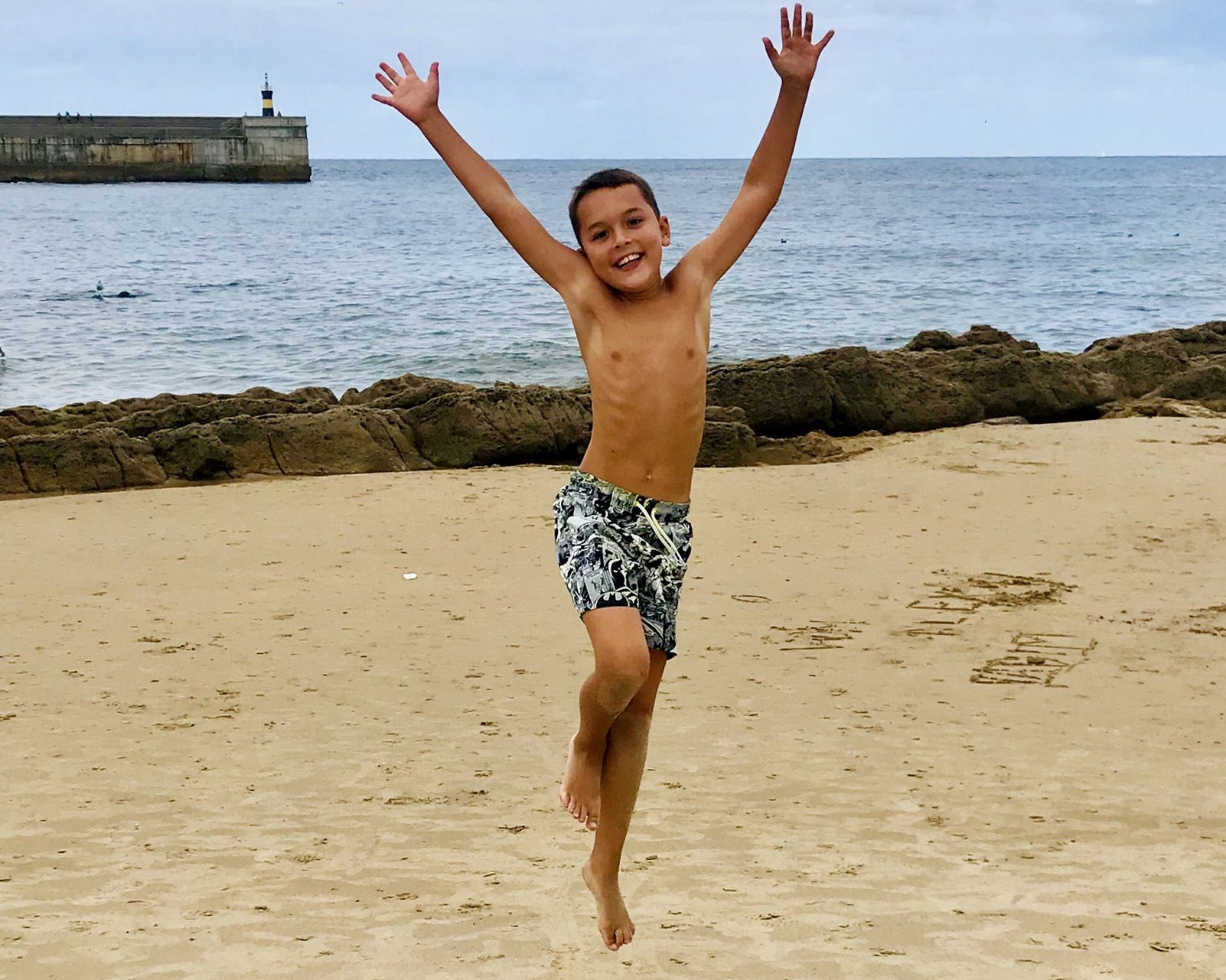 Hannah Margrett   Felicitat   Comillas, Cantàbria