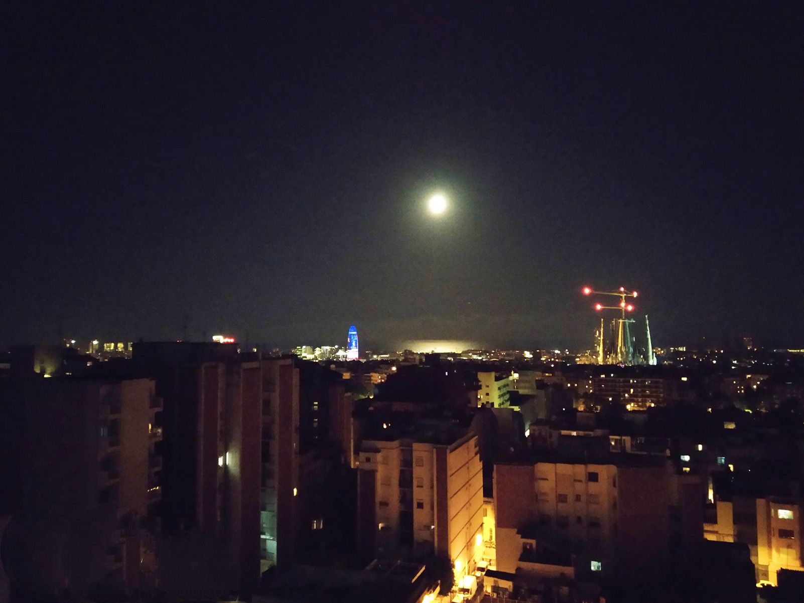 Jorge Vélez Orozco   Lluna plena a Bcn   Barcelona