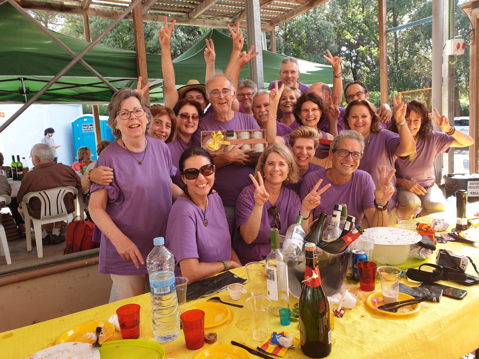 JUNTS ARROSSEM   CAMPIONS   Valldoreix