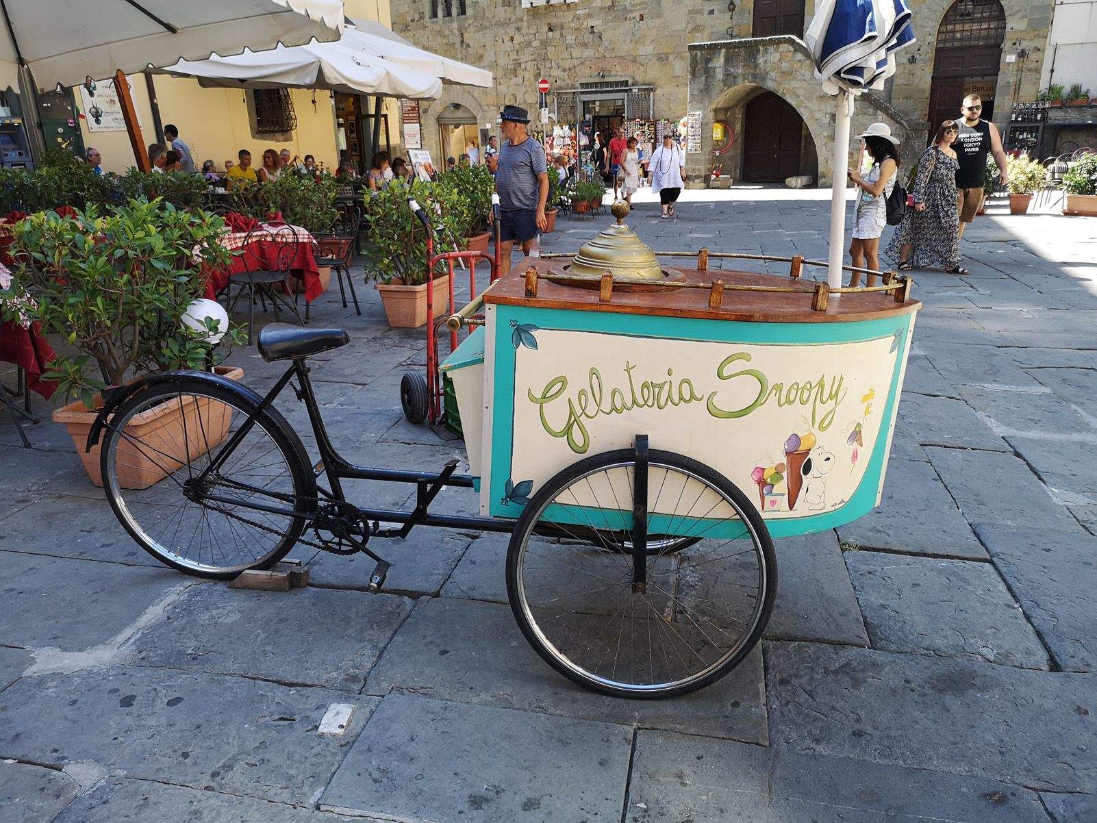 Mercedes Martinez Sanchez   Les bicicletes son per a l'estiu   Cortona (Italia)