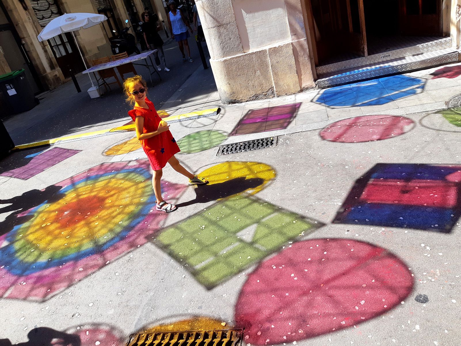 Stella Noviani   Los colores vivos de la fiesta   Festa Major de Gràcia, Barcelona