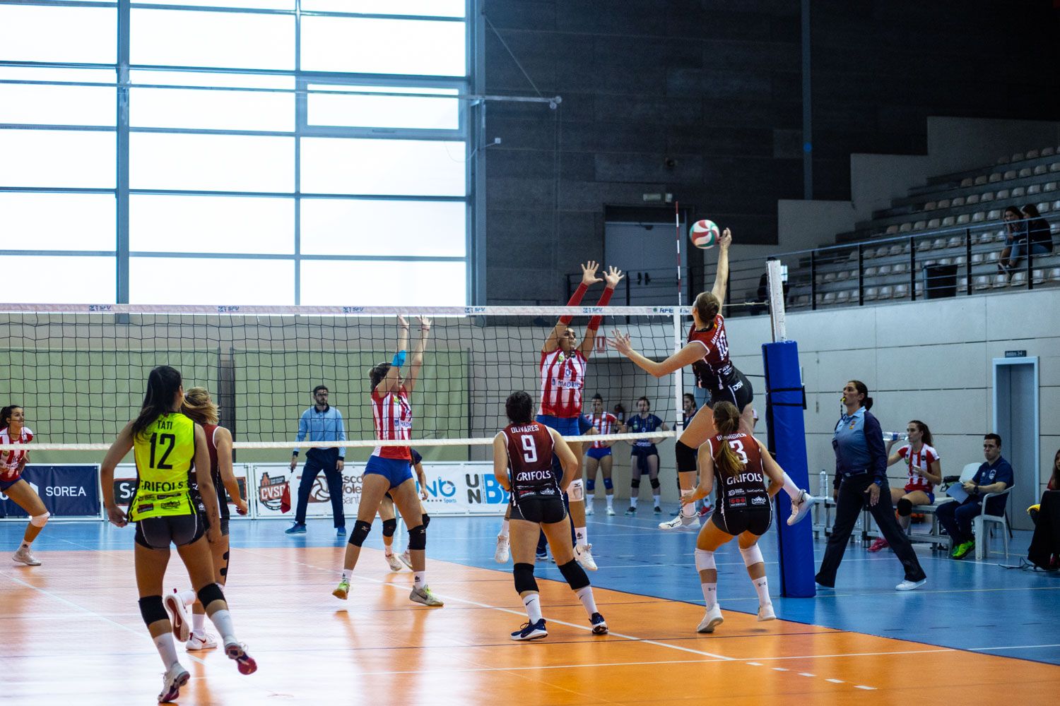 Voleibol femení. Partit de lliga. DSV CV Sant Cugat- Madrid Chamberí. Foto: Adrián Gómez.