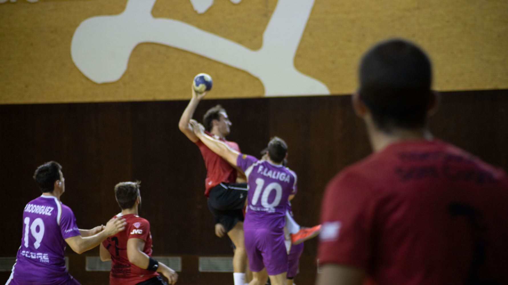 Handbol. Partit de lliga. CH Sant Cugat-Sant Martí-Adrianenc. Foto: Adrián Gómez