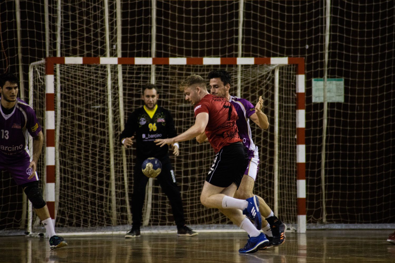 Handbol. Partit de lliga. CH Sant Cugat-Sant Martí-Adrianenc. Foto: Adrián Gómez
