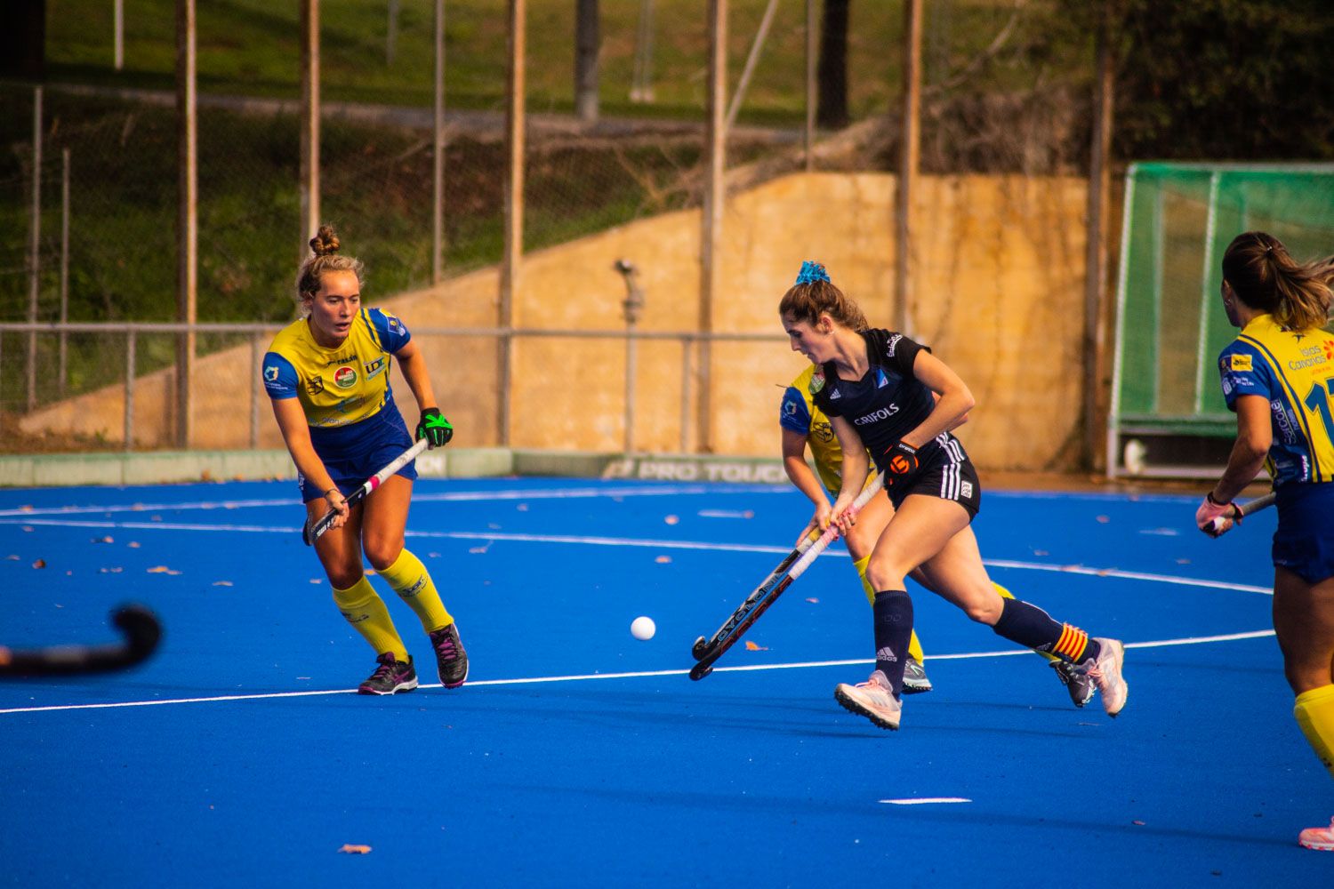 Hoquei sobre herba femení. Partit de lliga. Junior FC-UD Taburiente. Foto: Adrián Gómez