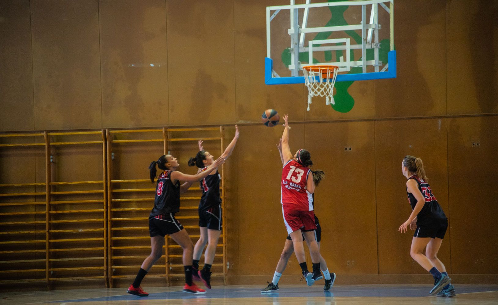 Bàsquet femení. Partit de lliga. UE Sant Cugat-Bàsquet Samà Vilanova. Foto: Adrián Gómez