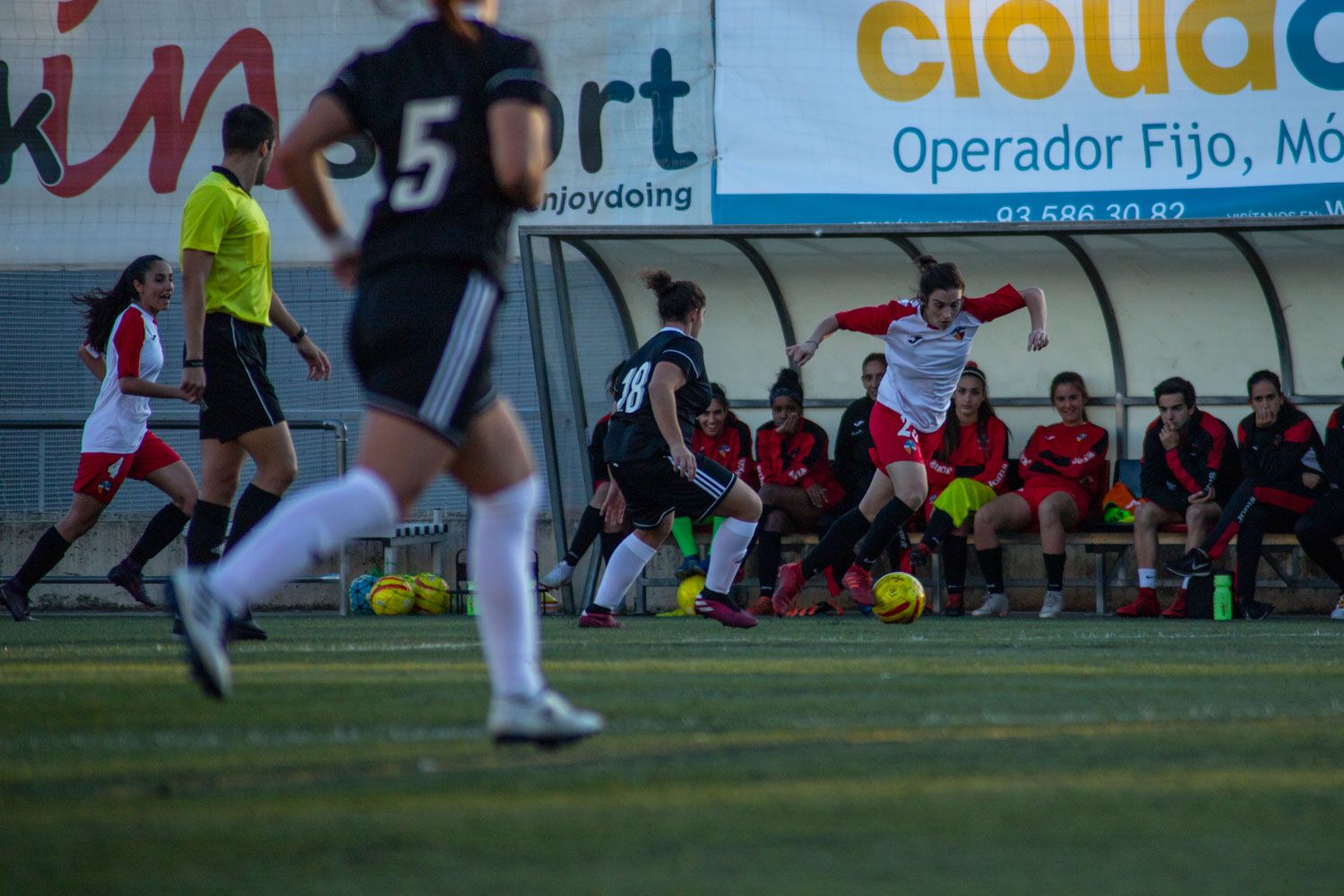 ZEM Jaume Tubau. Futbol femení. Partit de lliga. Sant Cugat FC-Món Femení Terrassa. Foto: Adrián Gómez.