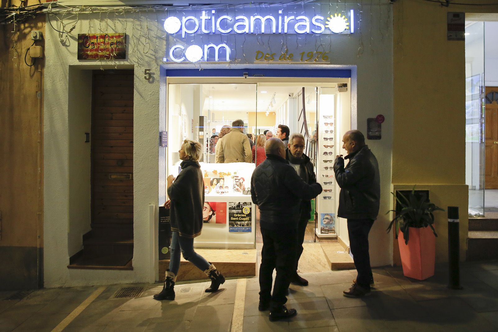 Inauguració de l'Óptica Mira-sol FOTO: Yves Dimant 