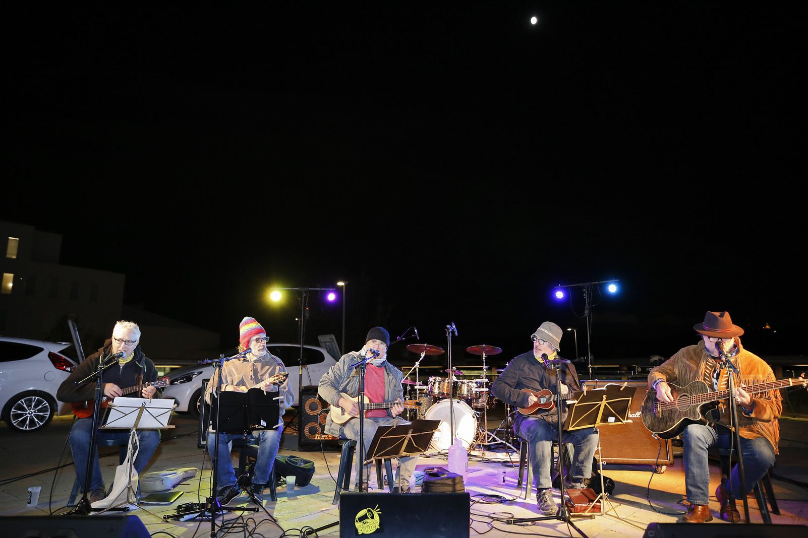 Concentració d'Hora Bruixa contra l'agressió a una noia de 17 anys FOTO: Yves Dimant 