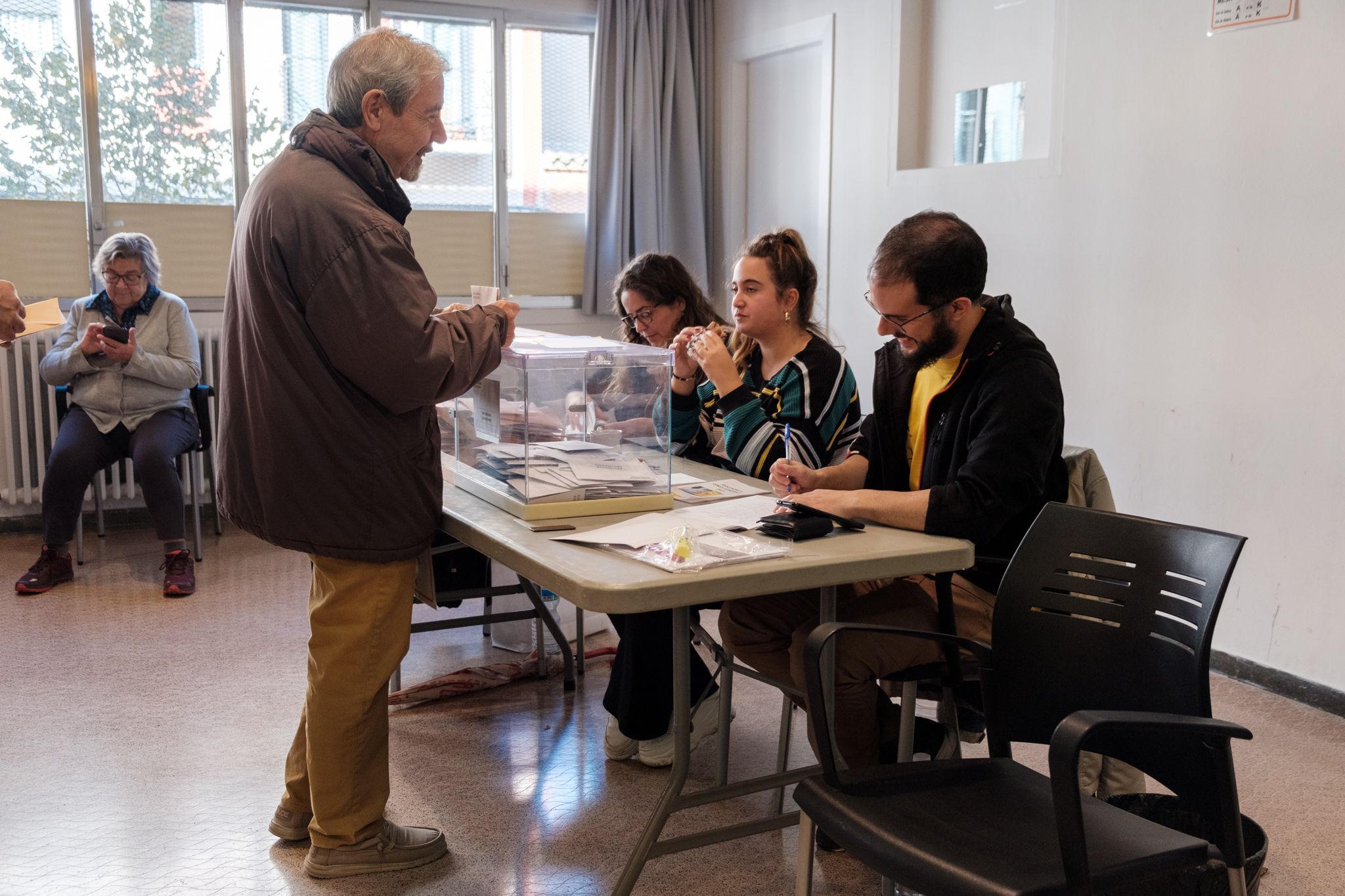 Votacions a la casa de Cultura. FOTO: Ale Gómez