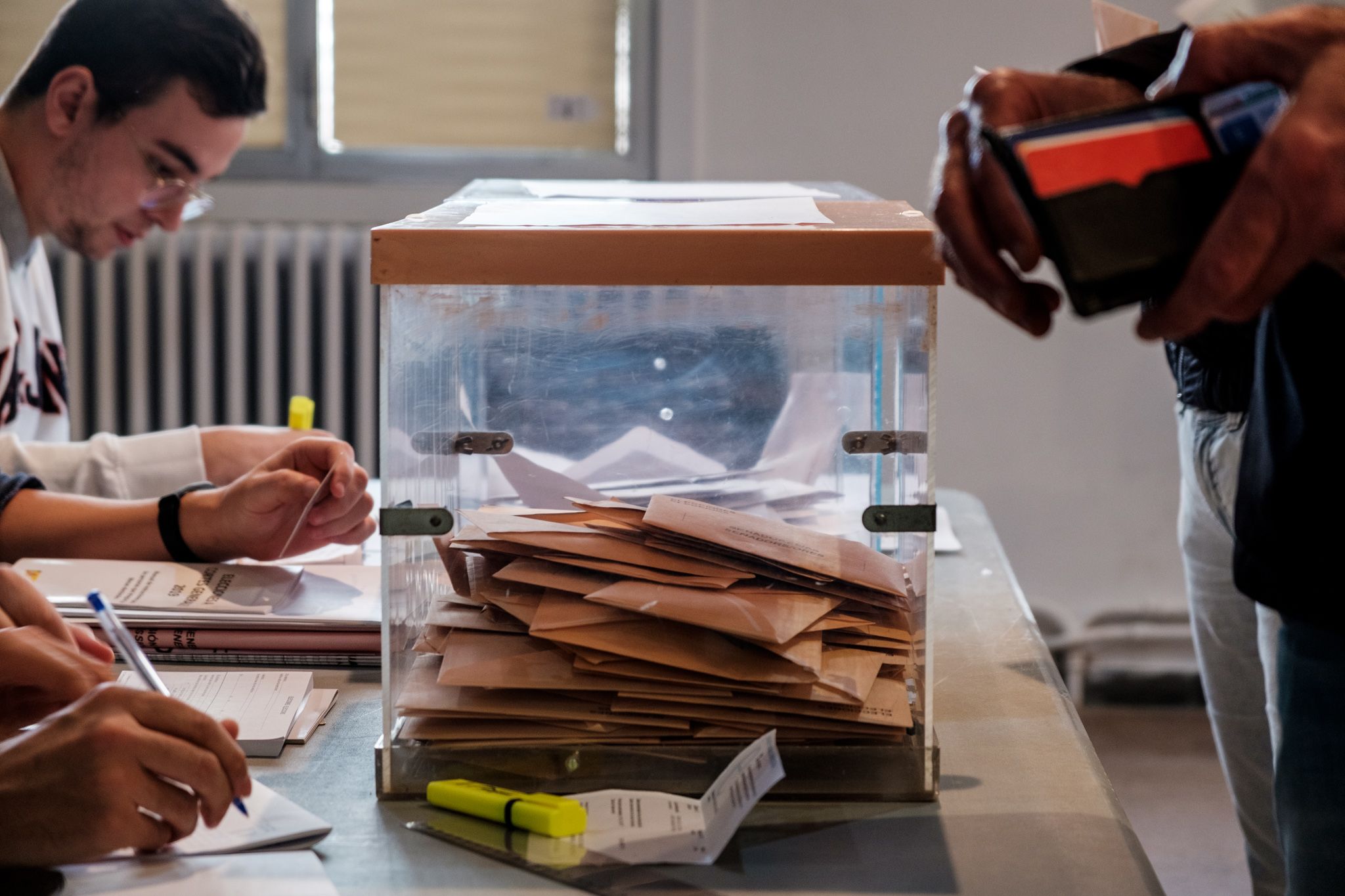 Una urna a les votacions a la Casa de Cultura. FOTO: Ale Gómez