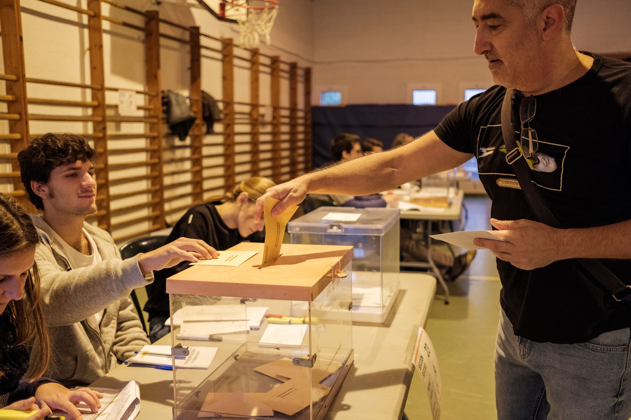 Votacions al Pins del Vallés. FOTO: Ale Gómez