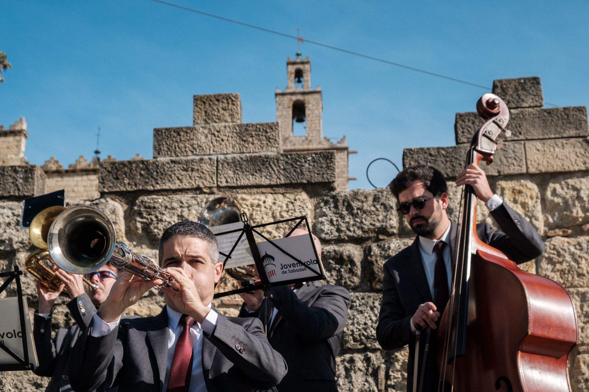 Ballada de sardanes a la plaça d'Octavià. FOTO: Ale Gómez