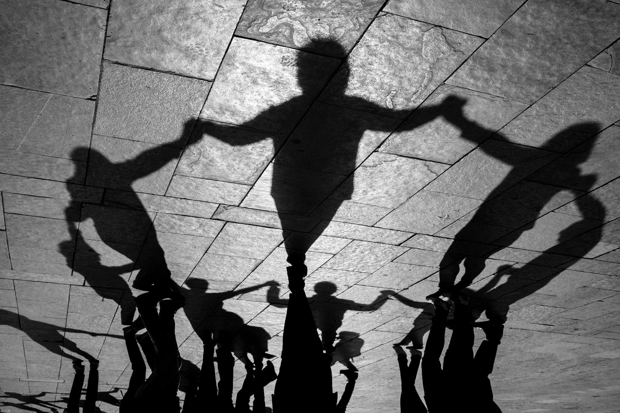 Ballada de sardanes a la plaça d'Octavià. FOTO: Ale Gómez