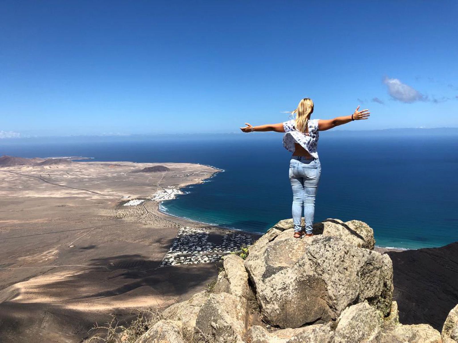 Carmen Caballero Benavent   ¡¡Libre!!   Mirador de la nieves (Lanzarote)