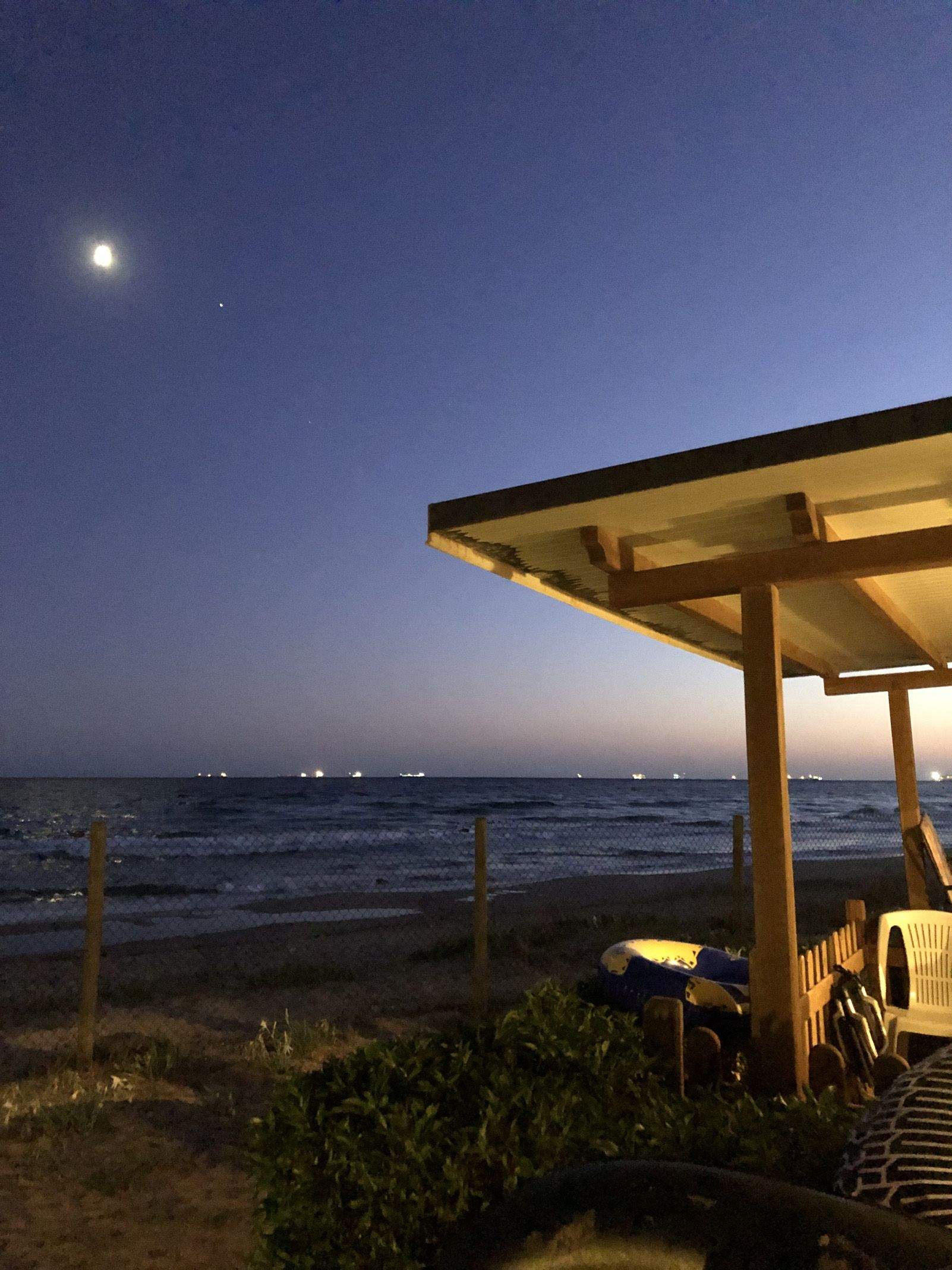 Daniel Culebras Crespo   Mirant la lluna al capvespre   Tarragona