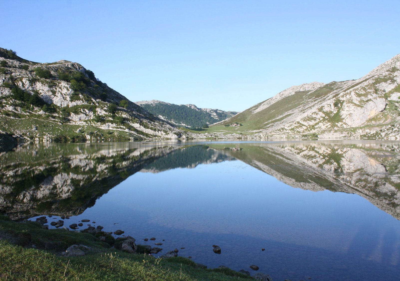 Janet Mata Manzanares   Reflexes   Parque Nacional de los Picos de Europa (Asturias)