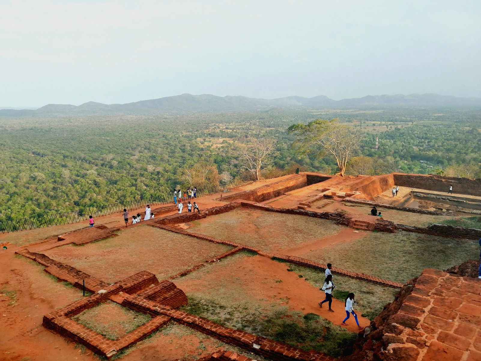 Joan Tomàs Escoruela   Capvespres que  t’encisen   Sri Lanka