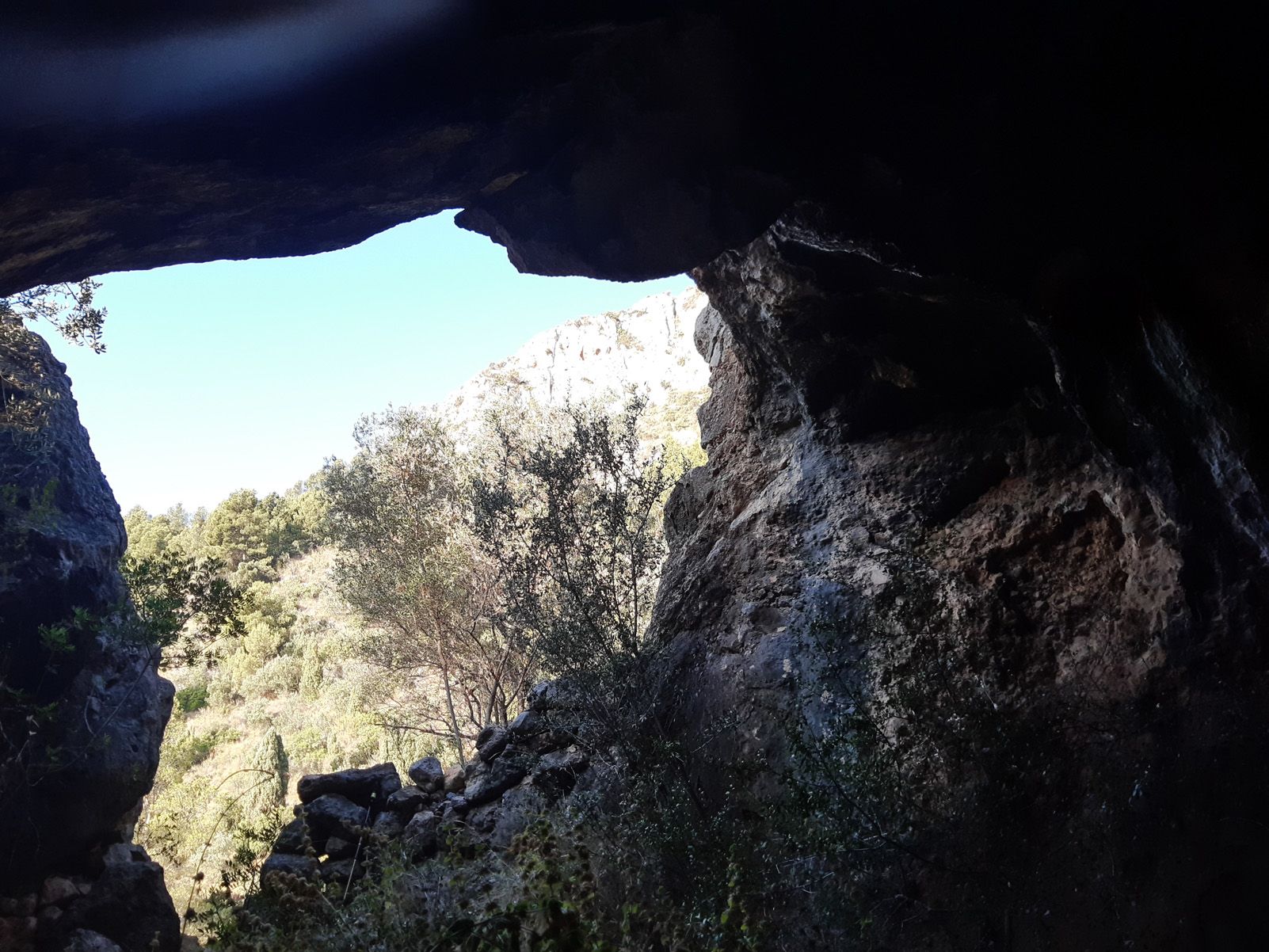 Jordi Pruna Urbina   De la fosco a la llum   Cova del Tinent, (Artana, Castellò)