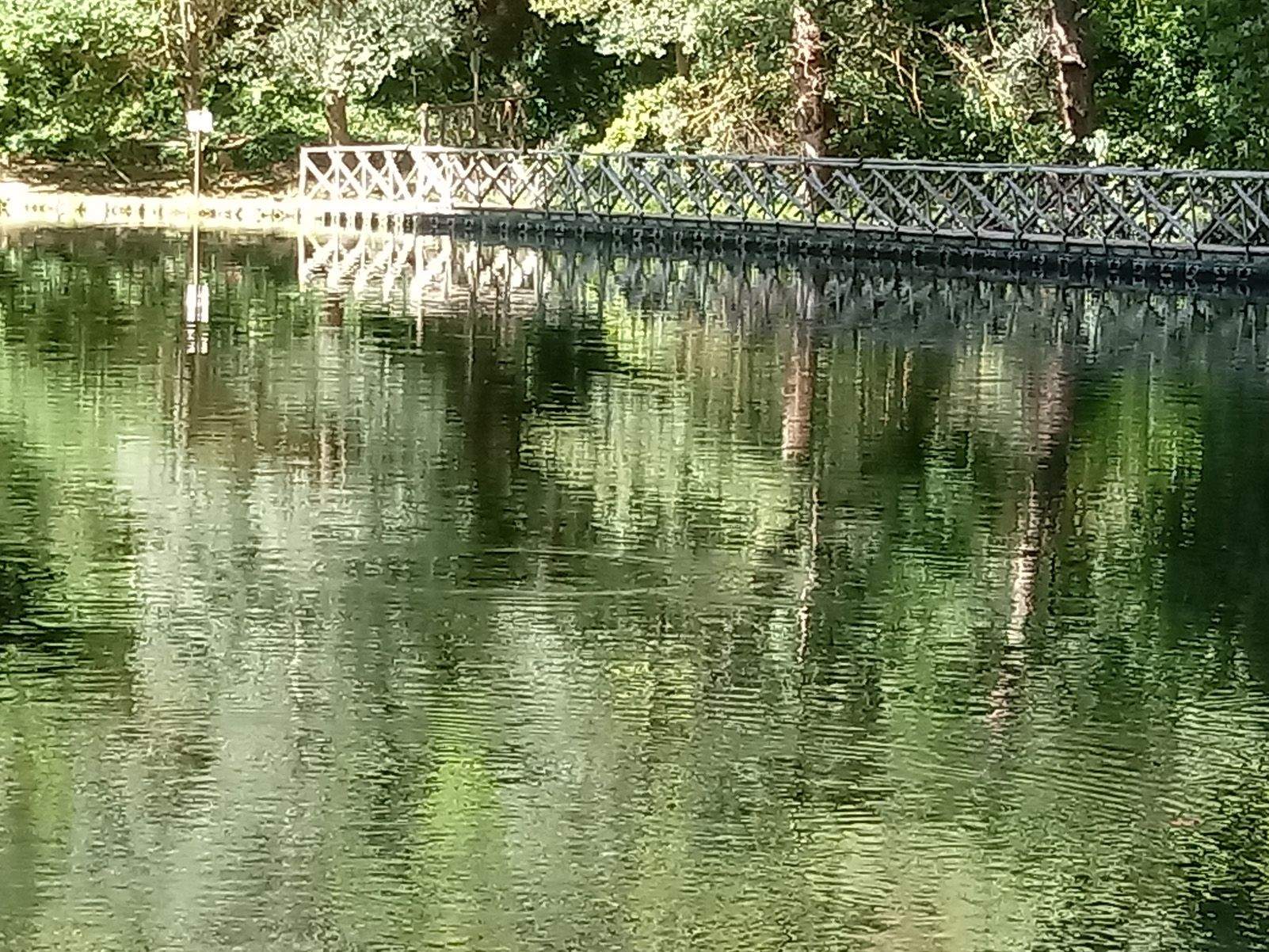 Montse Calero Velarde   Lago del espejo   Monasterio de Piedra