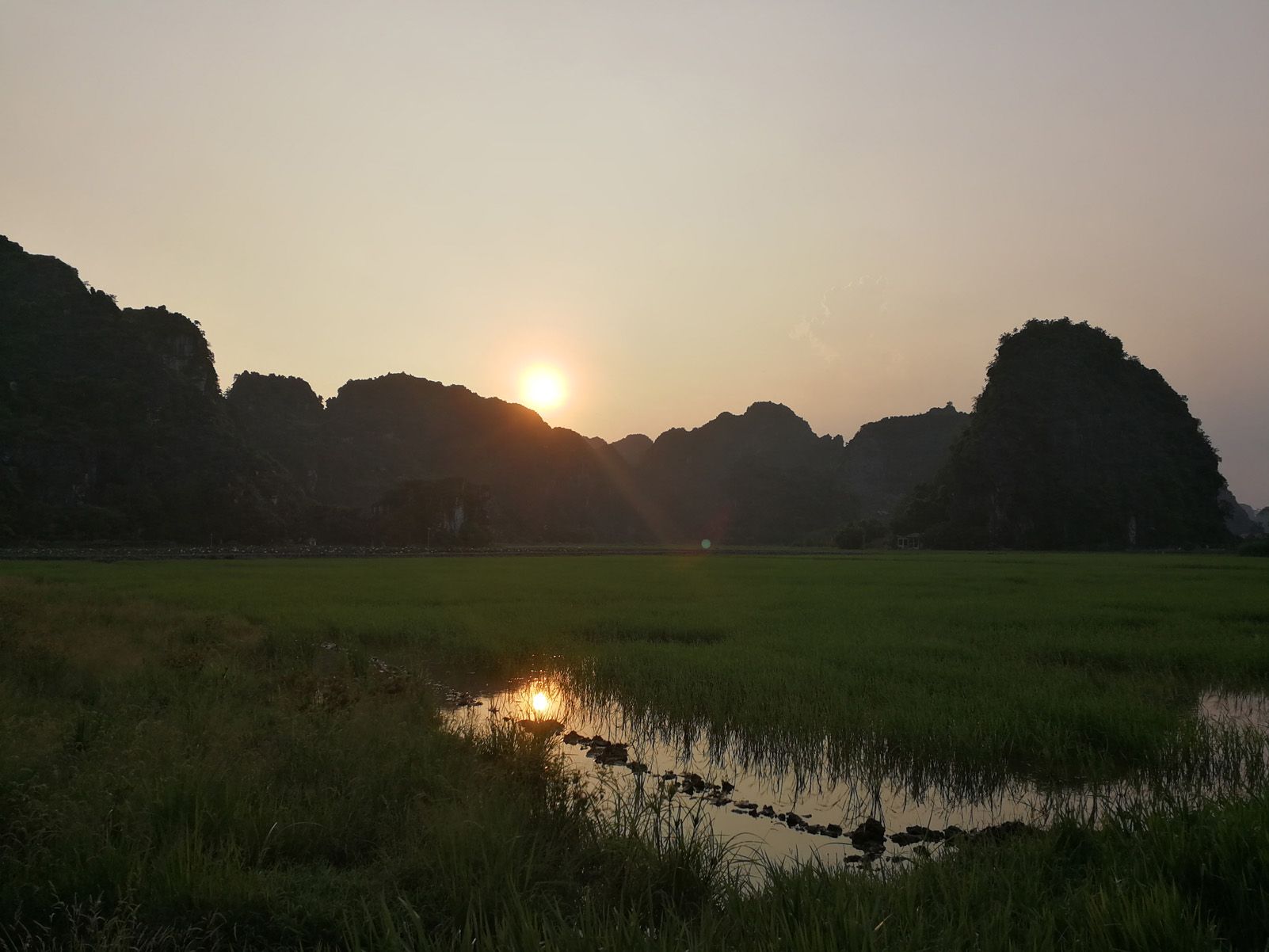 Montsina Roca i Barberí   Capvespre ideal   Vietnam