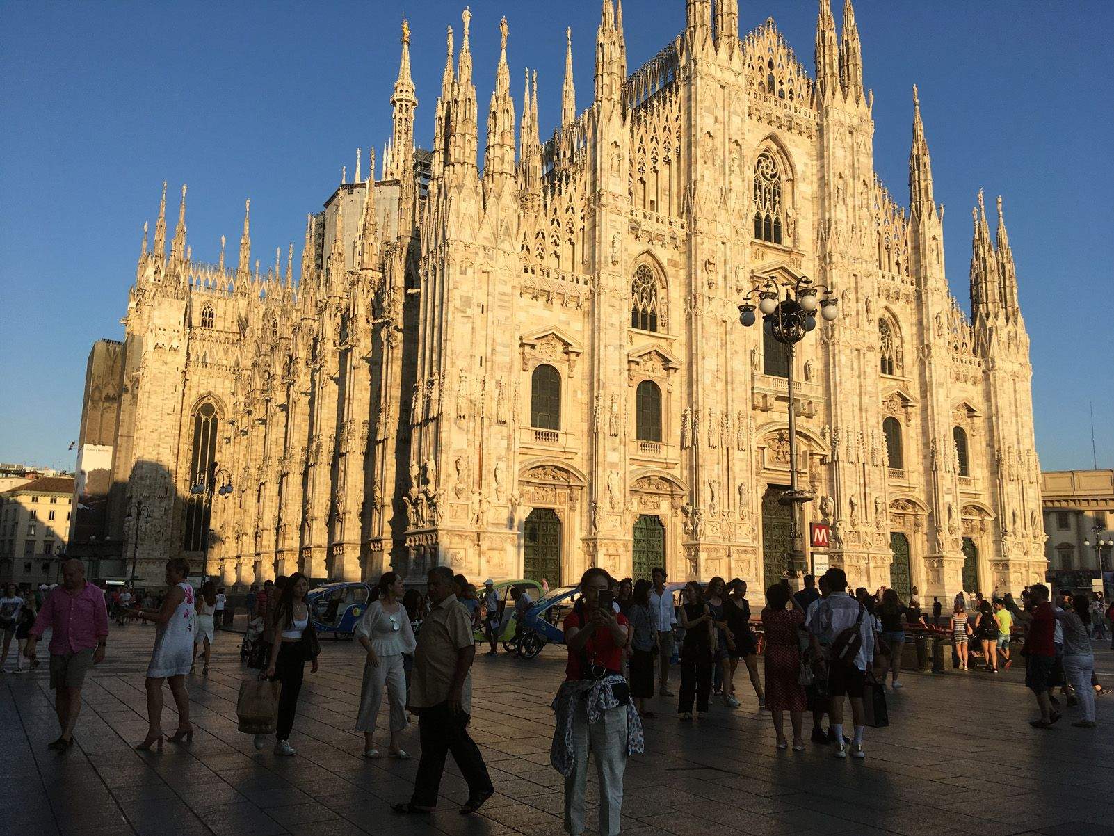 RAUL ROPERO SUÑEN   SENCILLAMENTE BELLO   MILAN