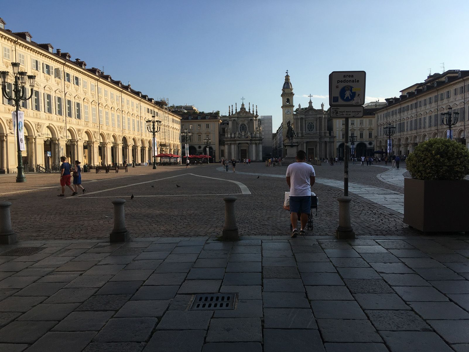 RAUL ROPERO SUÑEN   UNA PLAZA INOLVIDABLE   TURIN