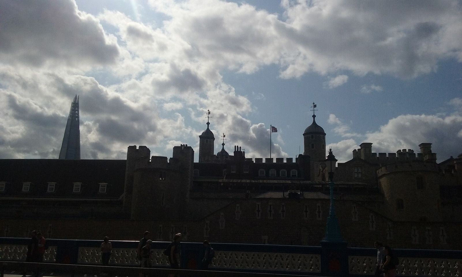 Salvador Mora  Ribatallada   Una tarda a Londres.   Londres