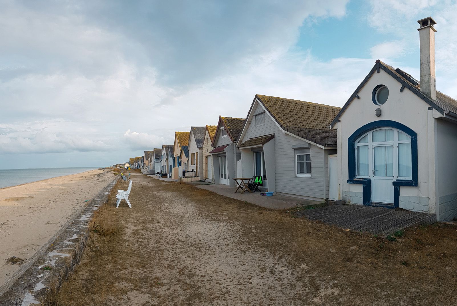 Teresa Sallés Diego   L'estiu ha quedat enrere   Ravenoville