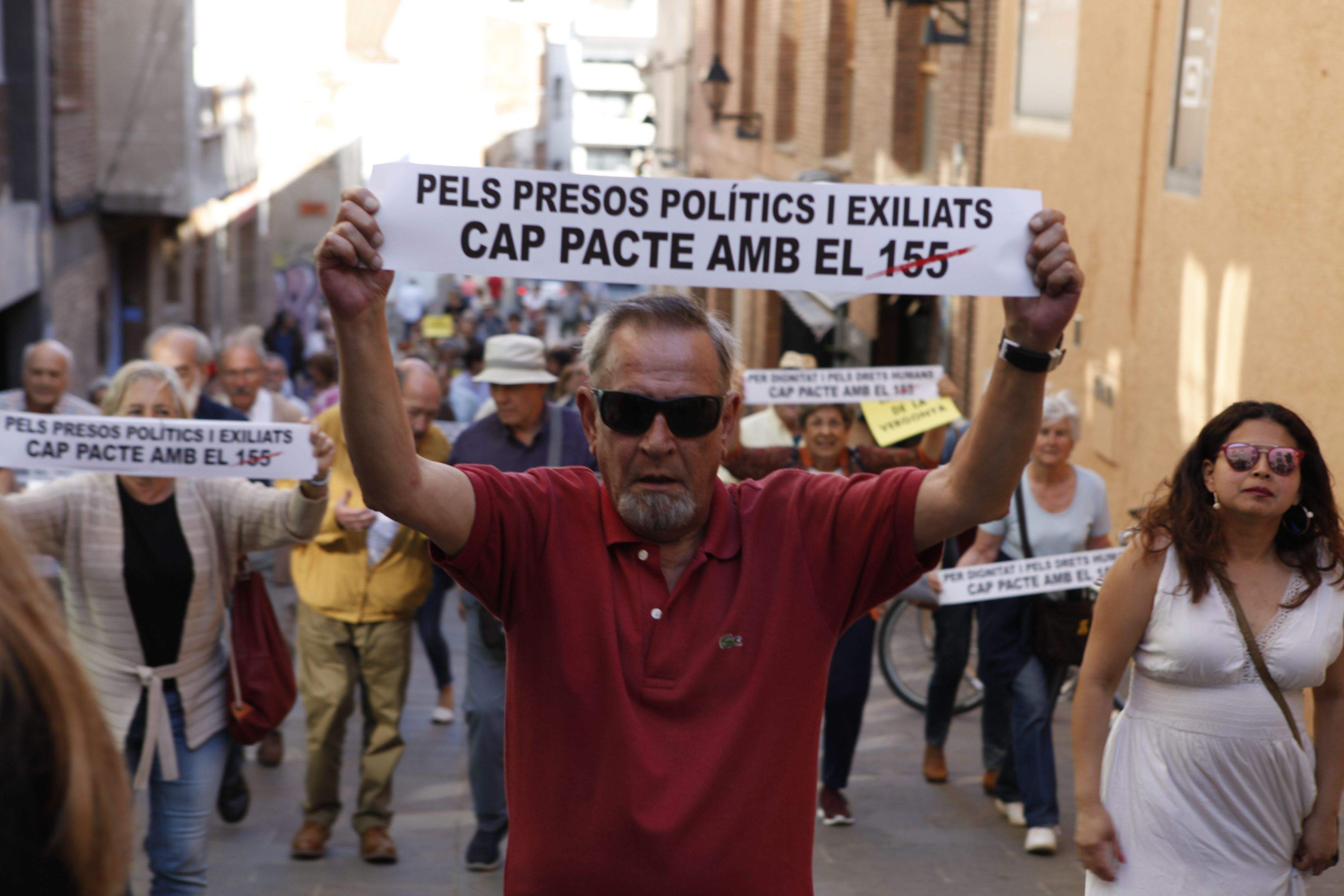 Manifestació de rebuig al pacte amb el PSC. FOTO: Joel Brooks