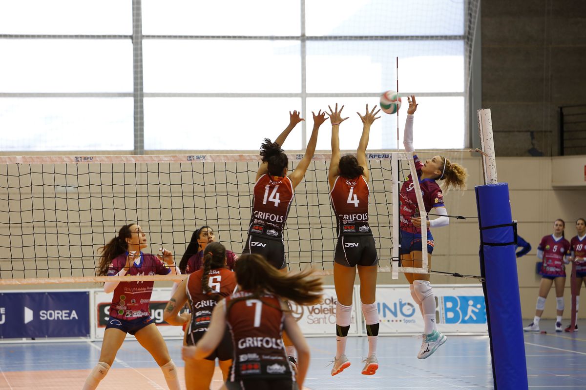 DSV Club Voleibol Sant Cugat vs OSACC Harrioja Voley. FOTO: Yves Dimant