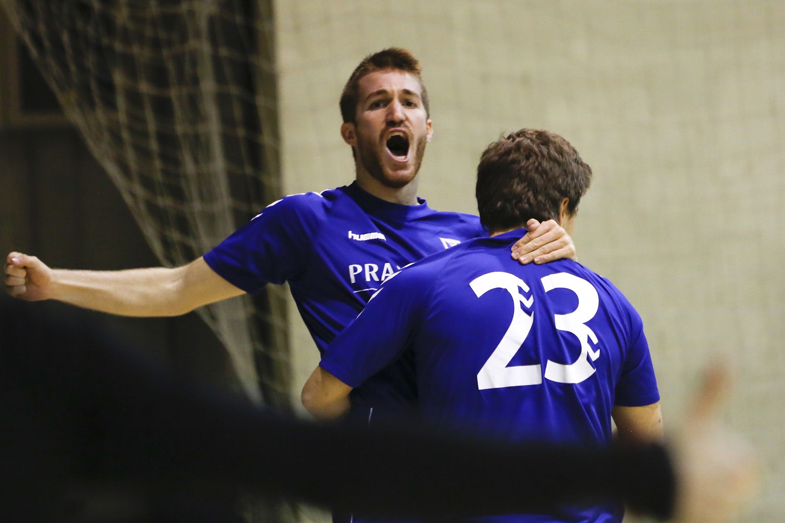 Miki Verdaguer, de l'Olimpyc Floresta FS, celebrant un gol davant l'Estel Vallseca. FOTO: Yves Dimant