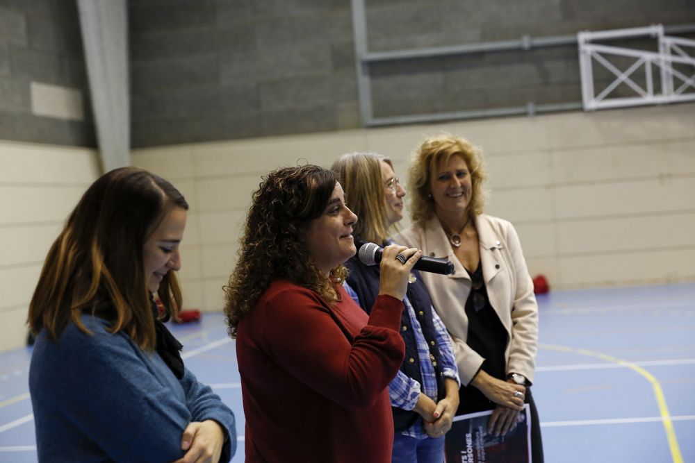 Presentació equips DSV club voleibol femení Sant Cugat, pavellò de Valldoreix. FOTO: Yves Dimant
