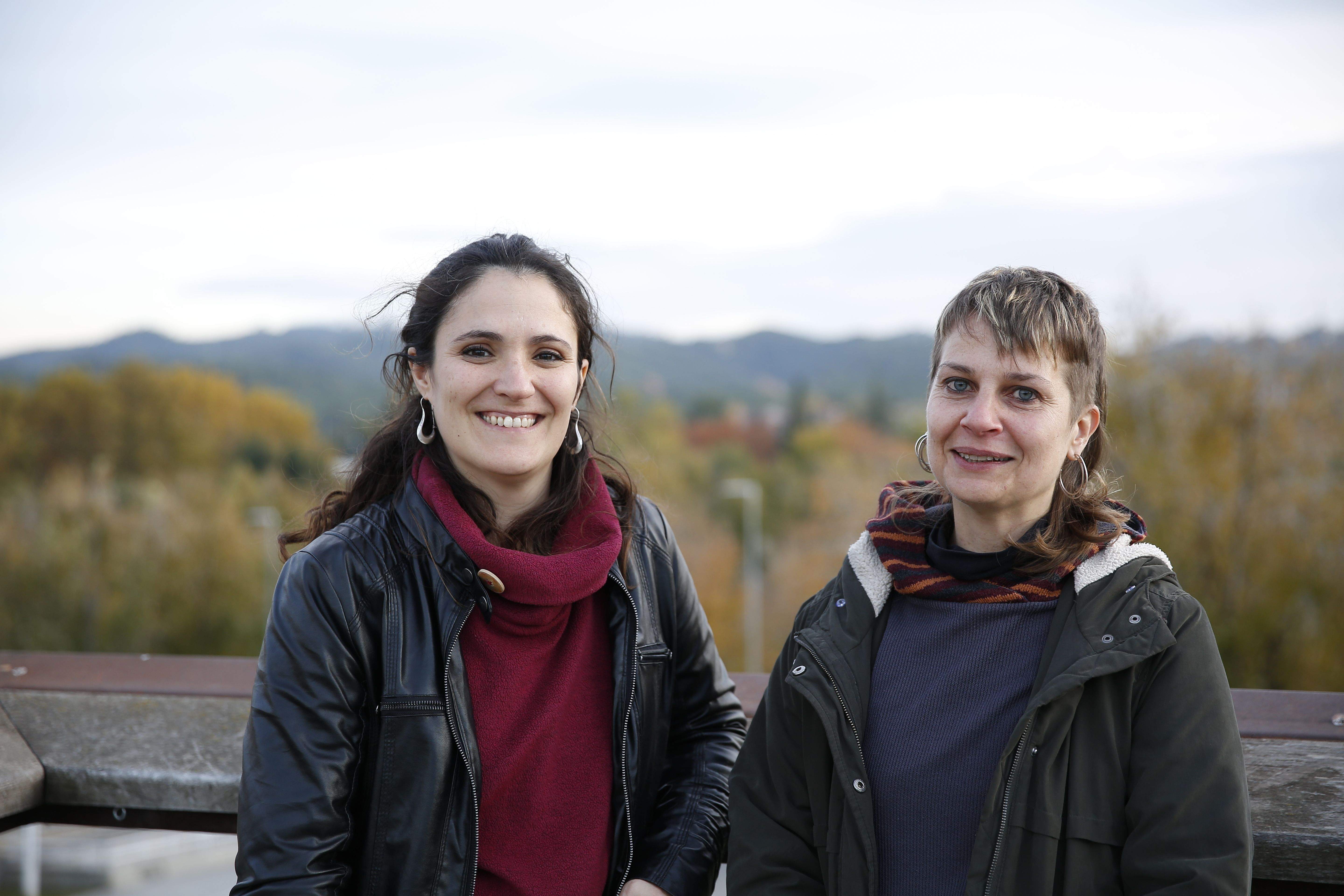 Ester Mula Bayonas i Núria Valero Vancells, membres d'Escoles Coeducatives. FOTO: Yves Dimant