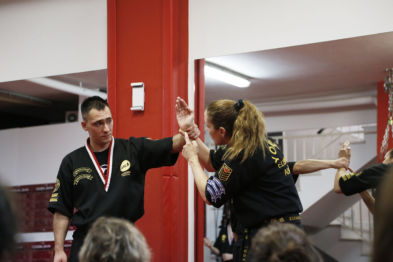 Taller de defensa personal. FOTO: Anna Bassa