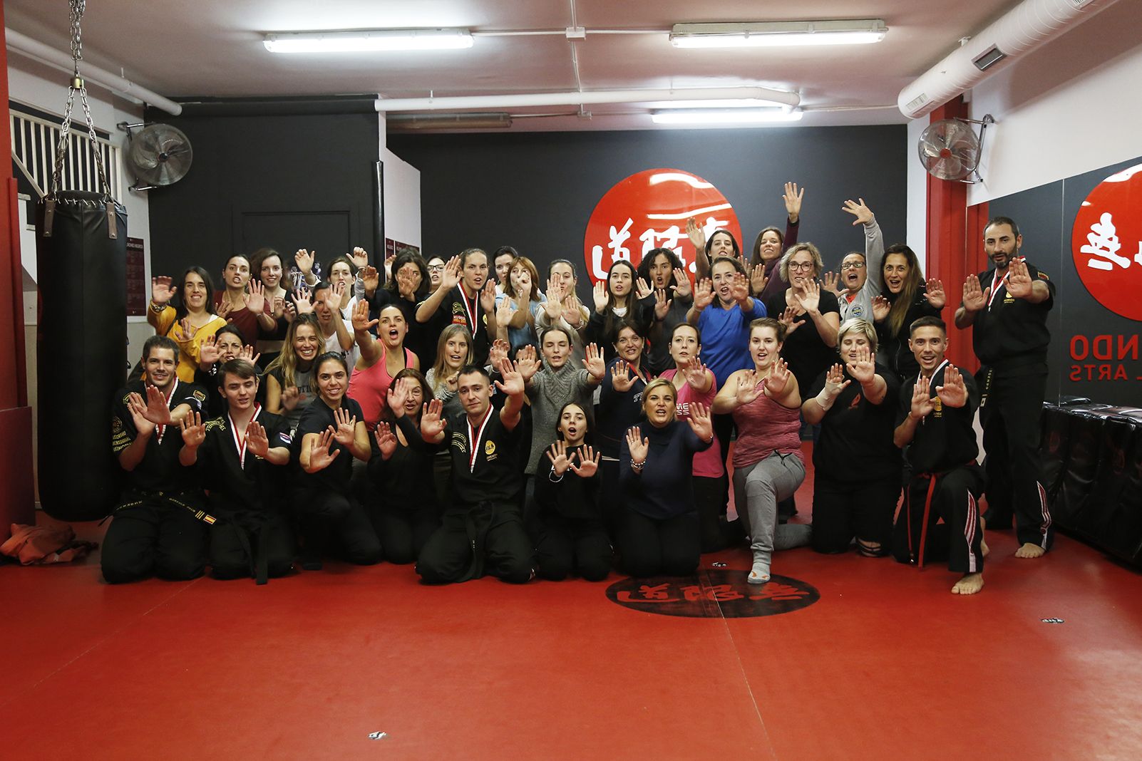 Taller de defensa personal. FOTO: Anna Bassa