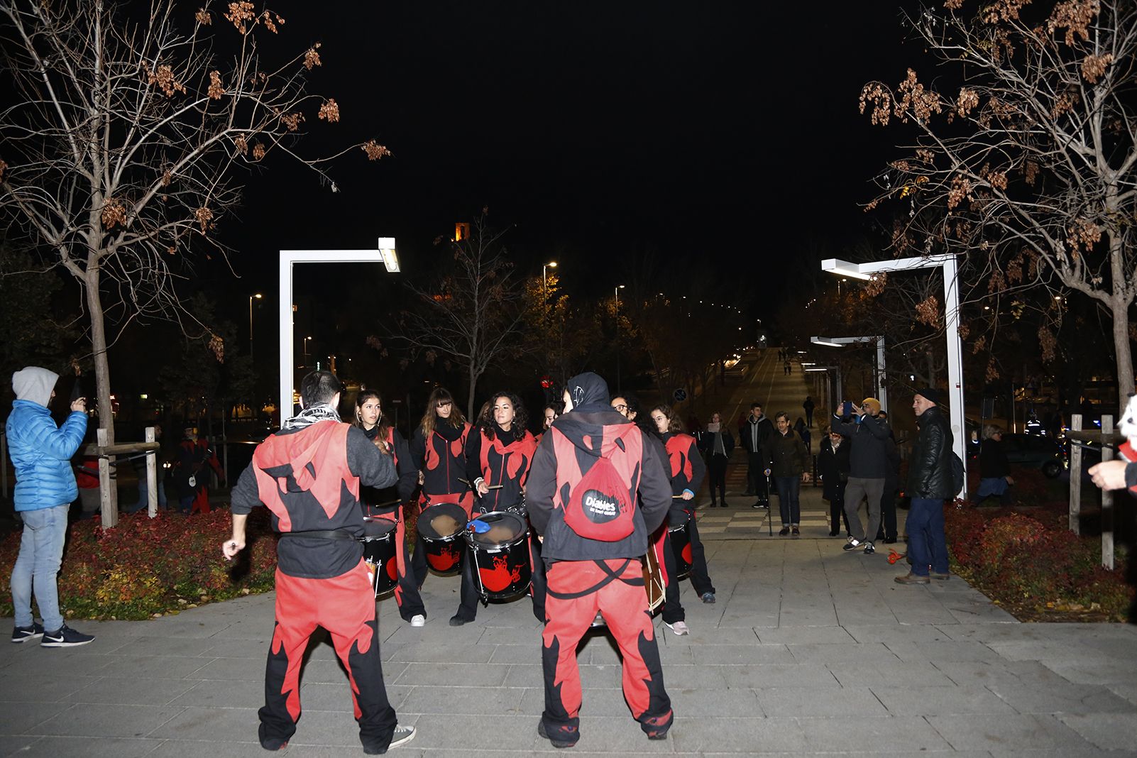 Intervenció dels Diables a la Rua tabucaire pels carrers de Sant Cugat. FOTO: Anna Bassa