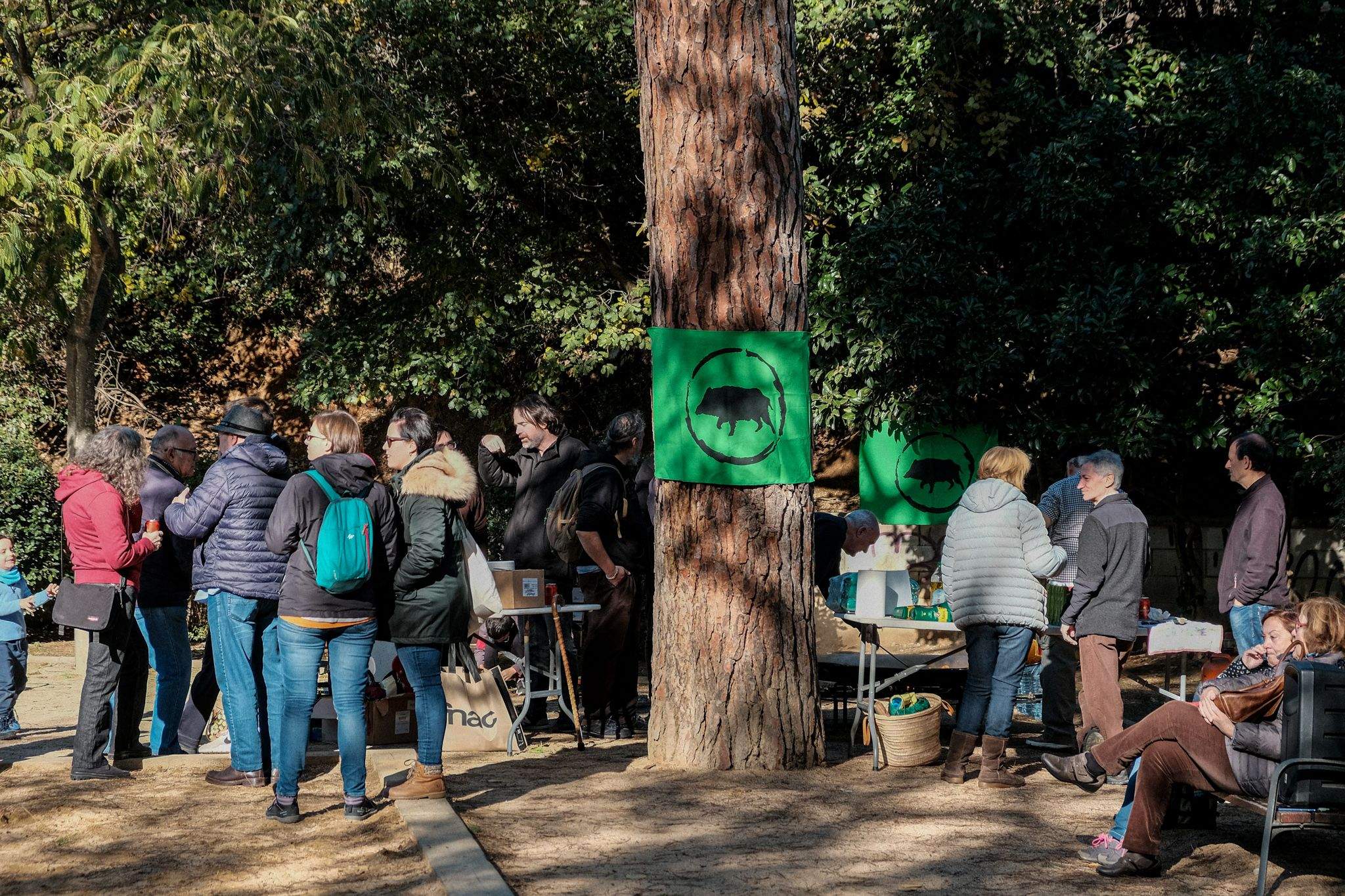 Paella popular per inaugurar l'arranjament de la Baixada de Can Llobet. FOTO: Ale Gómez