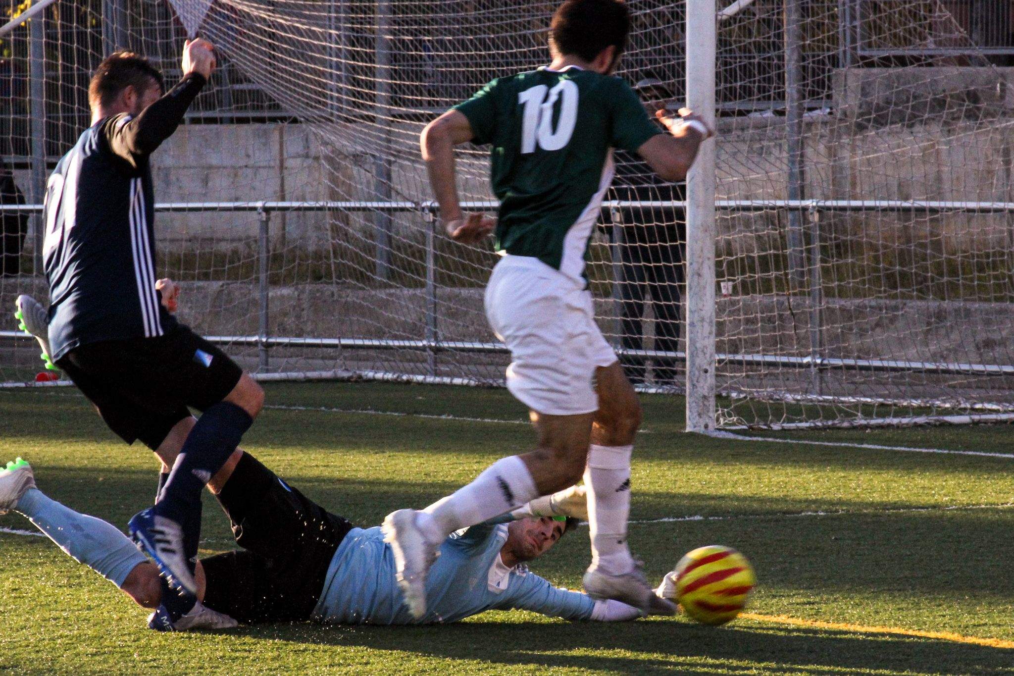 Futbol masculí. Valldoreix FC-Atlètic Junior FC. FOTO: Ale Gómez