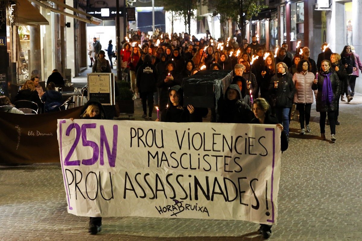 Marxa silenciosa contra la violència masclista a Sant Cugat. FOTO: Yves Dimant