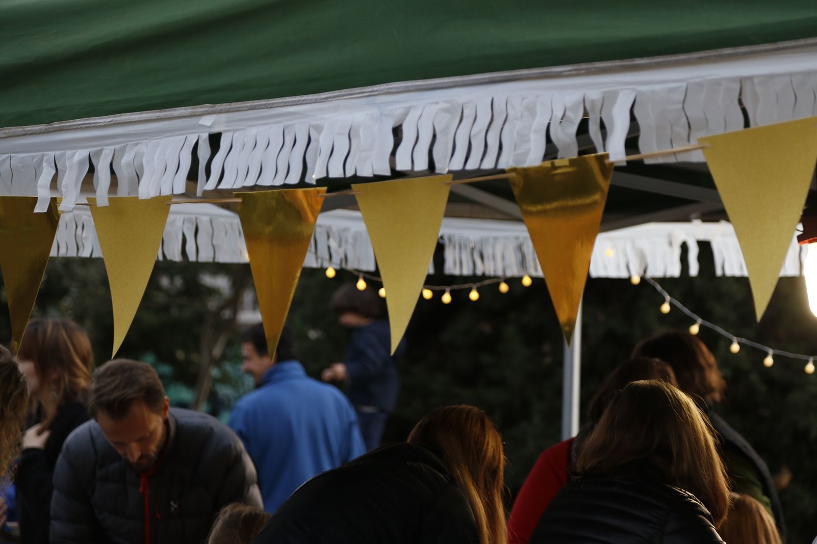 Tallers a l'encesa de llums de l'arbre de nadal. FOTO: Anna Bassa