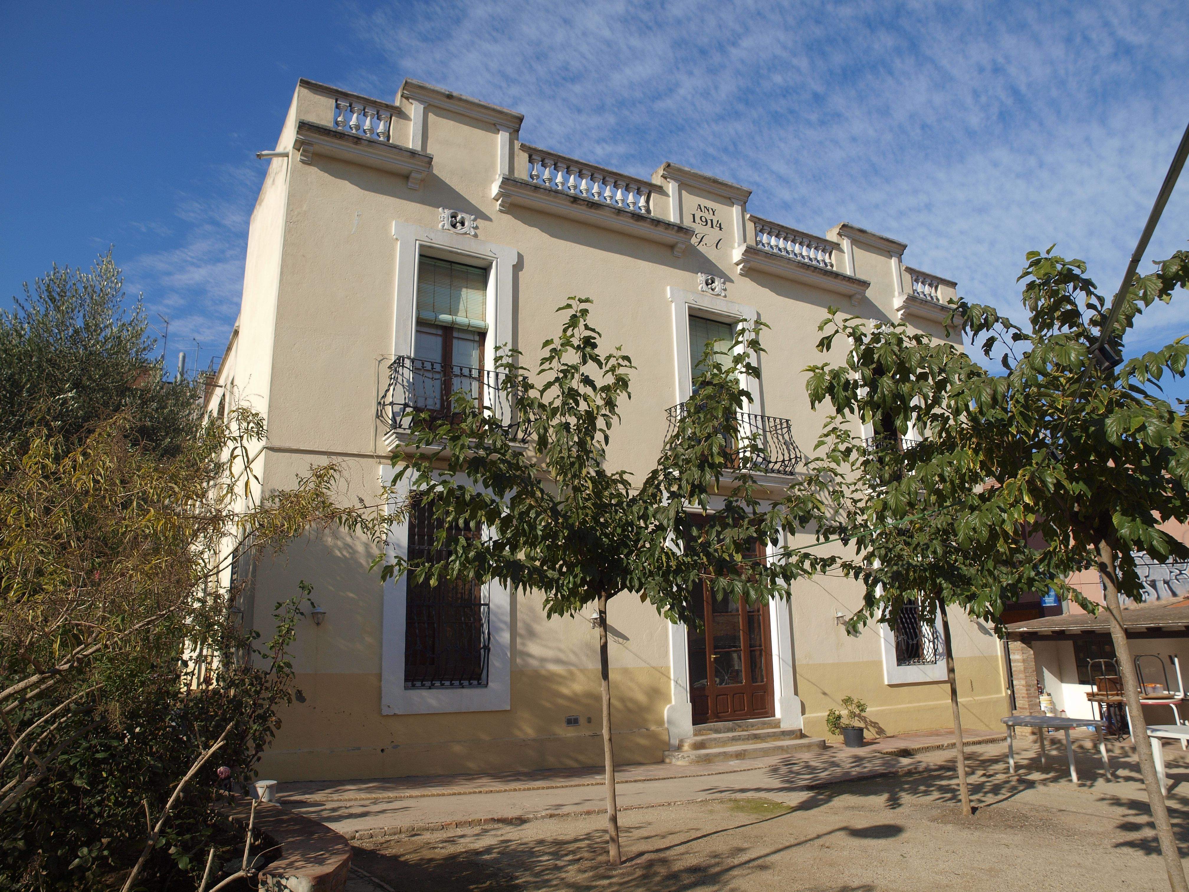  Llar d'avis de la Parròquia. FOTO: Artur Ribera