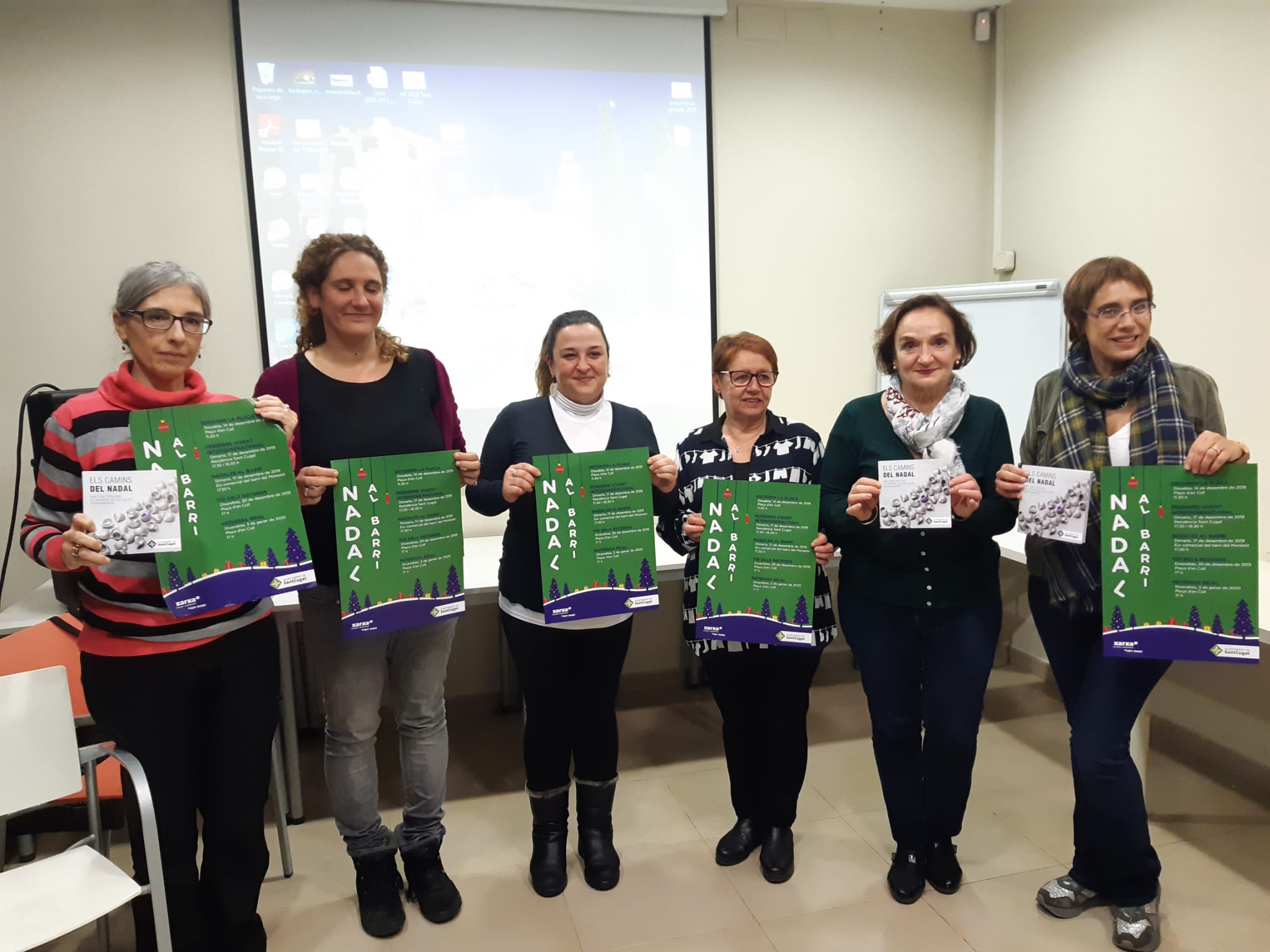 Foto de família de la presentació de les activitats de Nadal de la Xarxa Monestir - Sant Francesc. FOTO: Ferran Mitjà