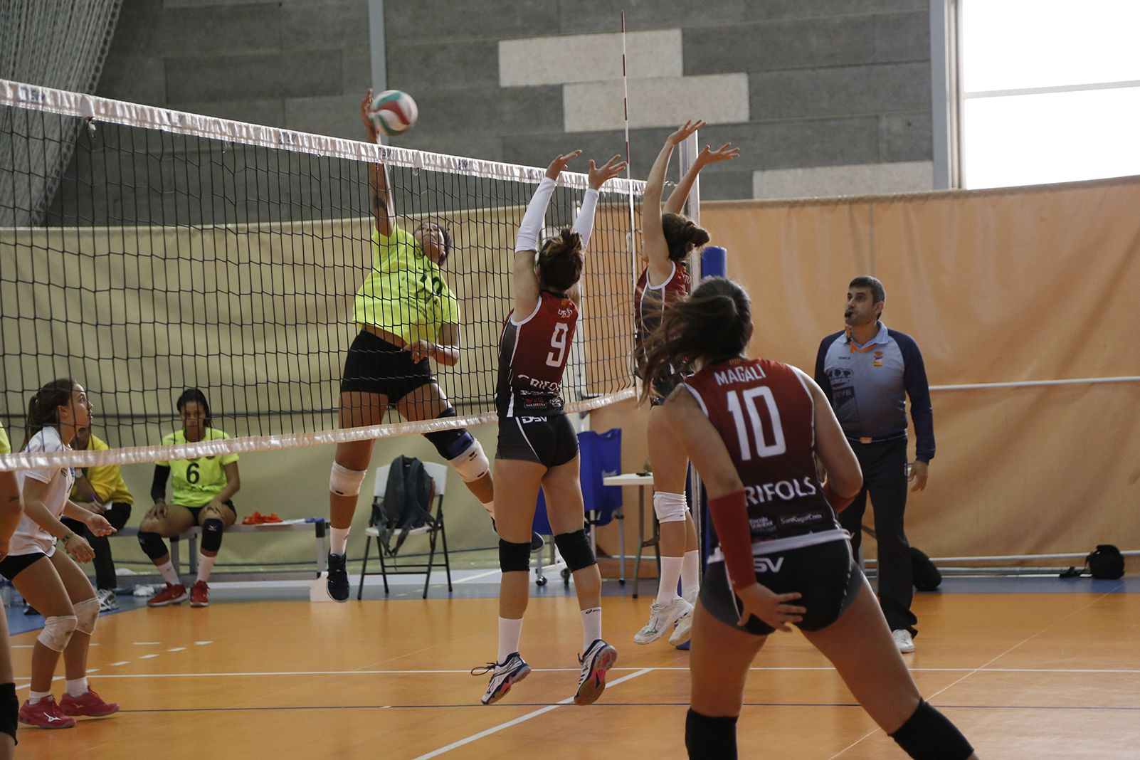 Partit de lliga volei femení DSV CV Sant Cugat B- IBSA CV CCO7. FOTO: Anna Bassa