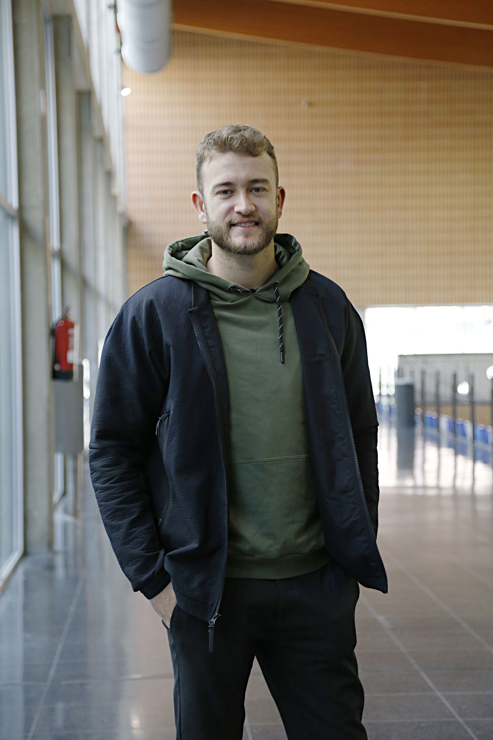 Visita a Sant Cugat de Gonzalo Pérez de Vargas, porter del primer equip d'handbol del FC Barcelona. FOTO: Anna Bassa