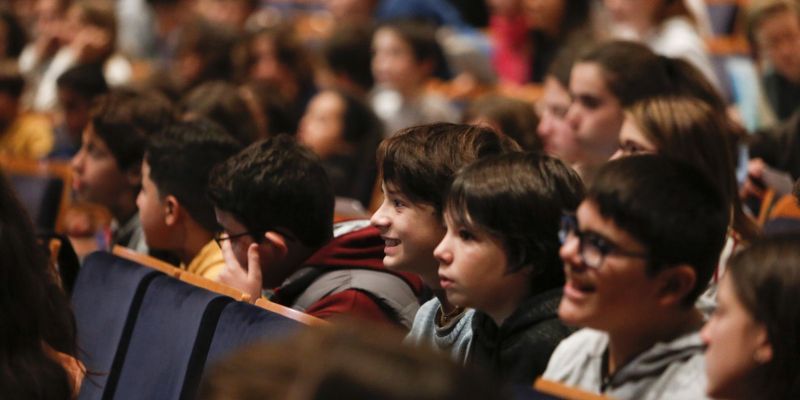 Assaig de 'Mr-Scrooge. Fem un musical per Nadal' al Teatre-Auditori. FOTO: Yves Dimant