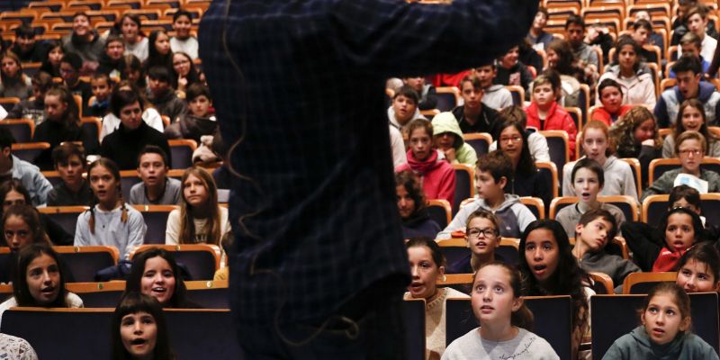 Assaig de 'Mr-Scrooge. Fem un musical per Nadal' al Teatre-Auditori. FOTO: Yves Dimant